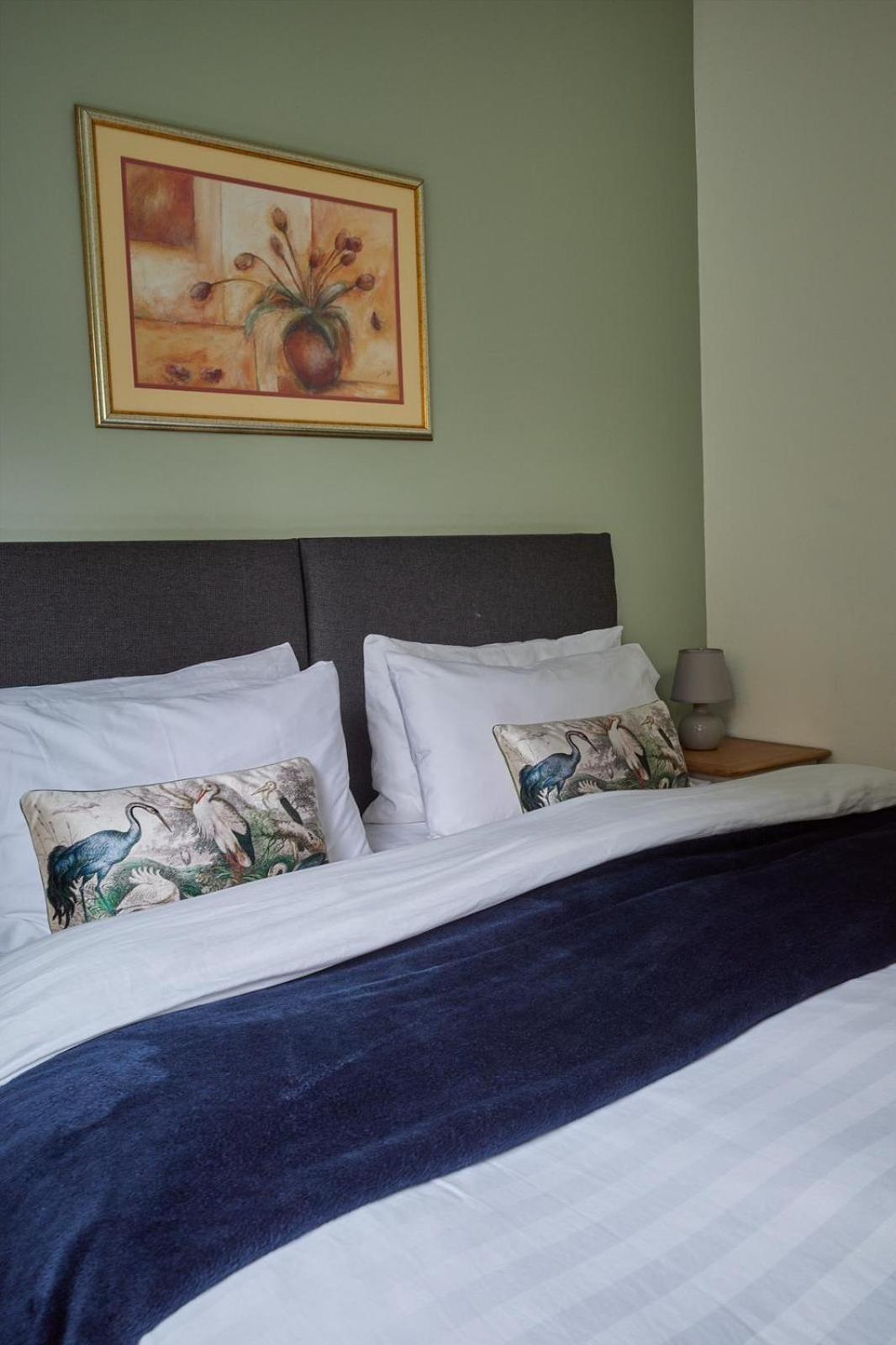 The Lodge Llangollen Bagian luar foto